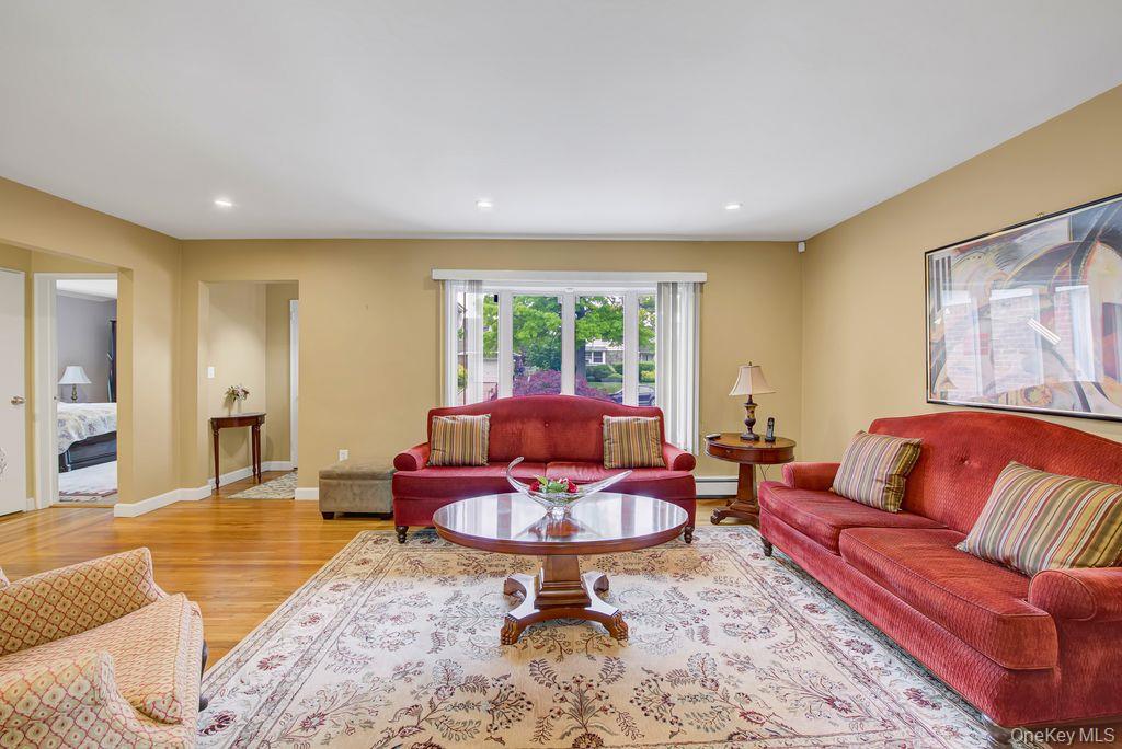 1662 Sherbourne Road Valley Stream, NY 11580 - Photo 8 of 27