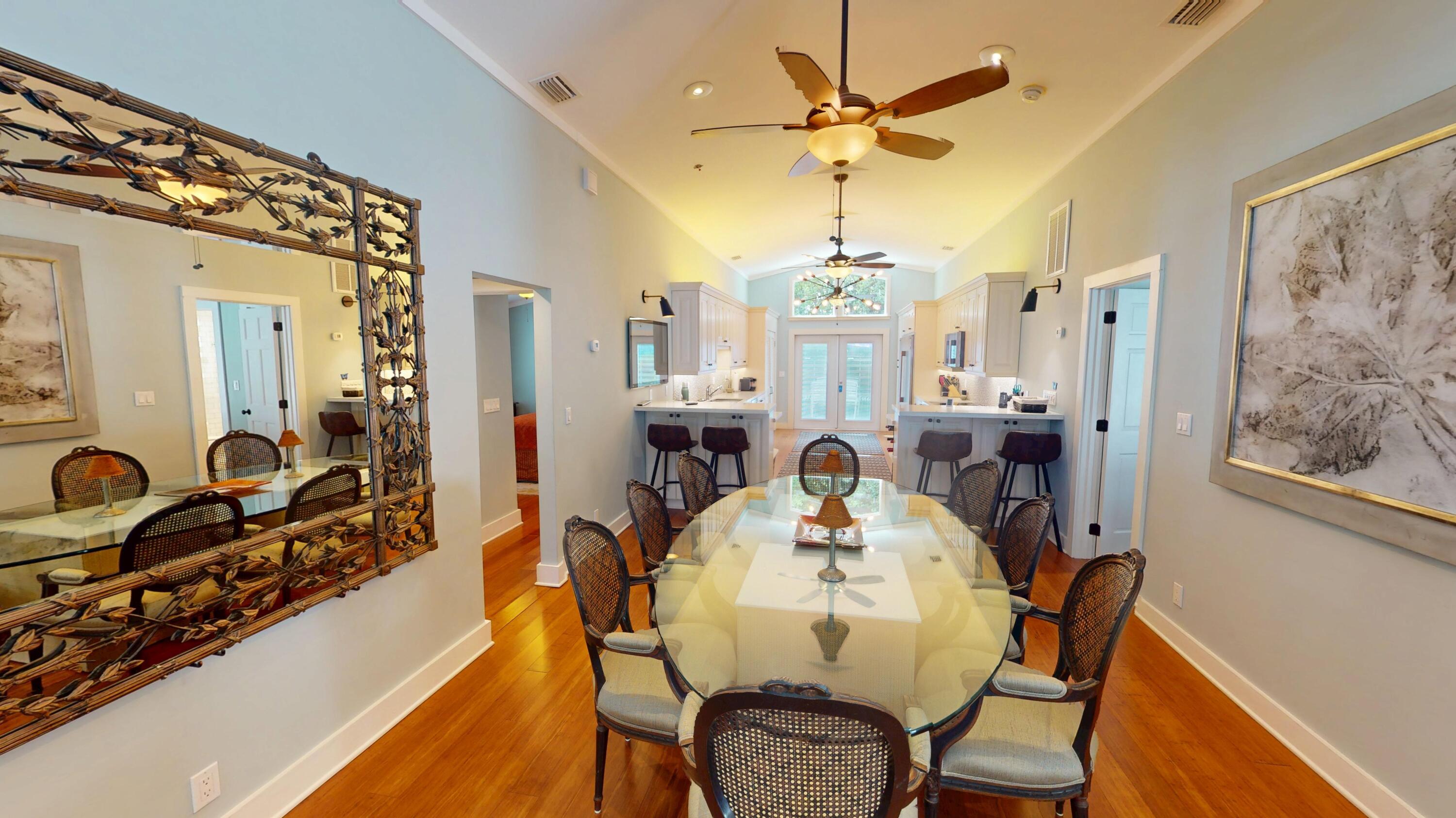 1022 Washington Street Key West, FL 33040 - Photo 5 of 23 Dining room