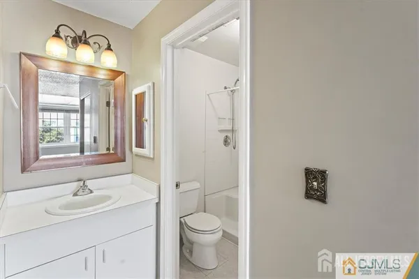 $3,100 | 834 Edpas Road, New Brunswick, NJ 08901