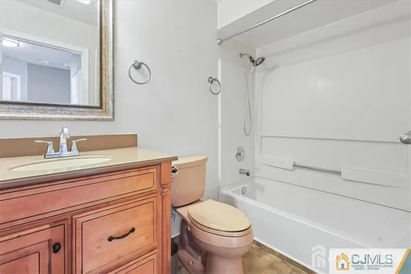 $3,100 | 834 Edpas Road, New Brunswick, NJ 08901