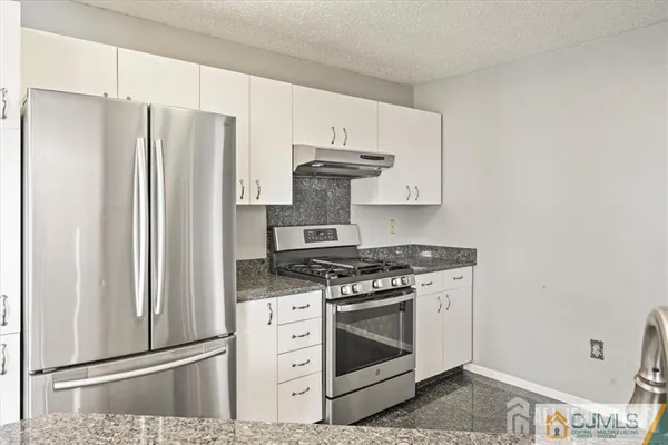 $3,100 | 834 Edpas Road, New Brunswick, NJ 08901