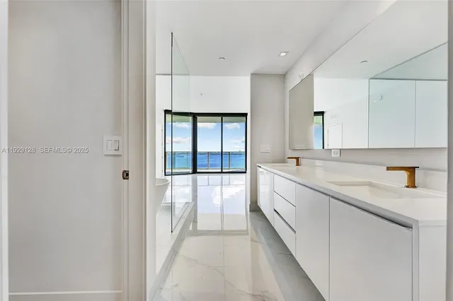 $13,500 | 700 Northeast 24th Street, Unit 2901, Miami, FL 33137