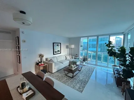 $5,400 | 951 Brickell Avenue, Unit 2011, Miami, FL 33131