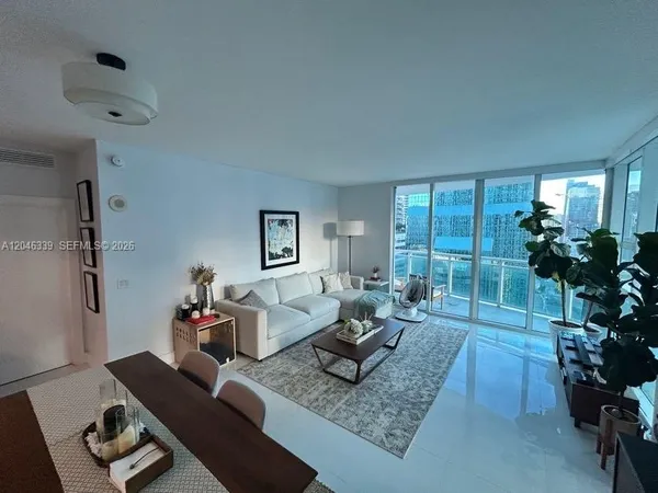 $5,400 | 951 Brickell Avenue, Unit 2011, Miami, FL 33131