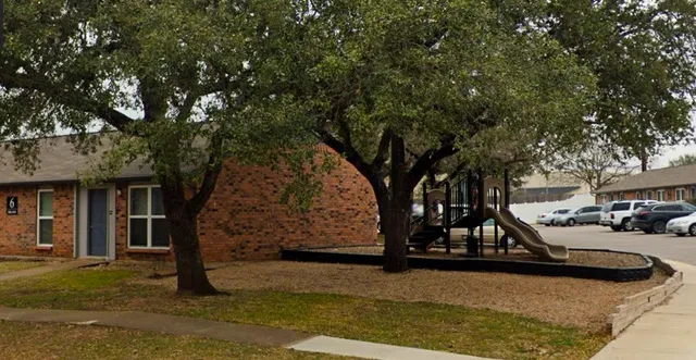 $948 | 900 Westwood Drive, Round Rock, TX 78681