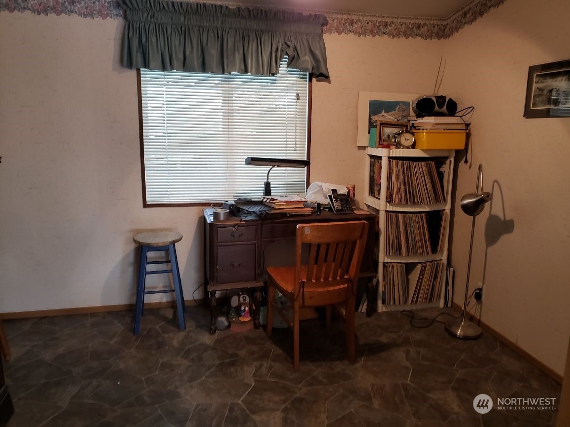 520 Willow Drive, Unit 111 Enumclaw, WA 98022 - Photo 16 of 26 a view of workspace with furniture