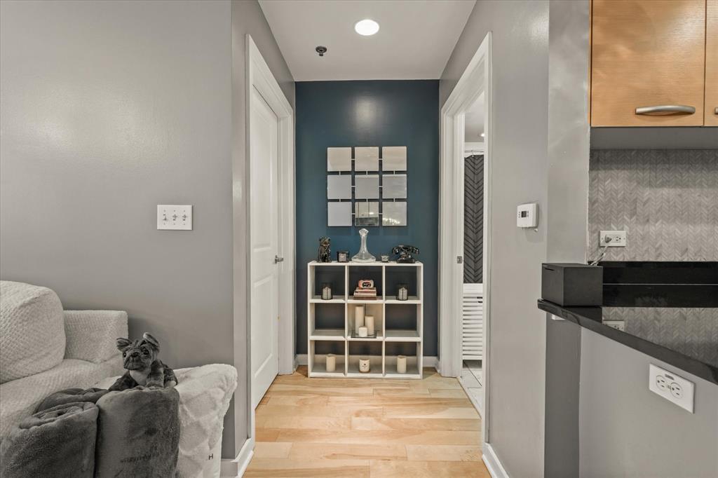 1200 Main Street, Unit 1508 Dallas, TX 75202 - Photo 9 of 16 a view of a livingroom with furniture and window
