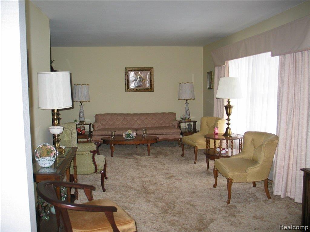 3336 Musson Road Howell, MI 48855 - Photo 20 of 21 Living Room