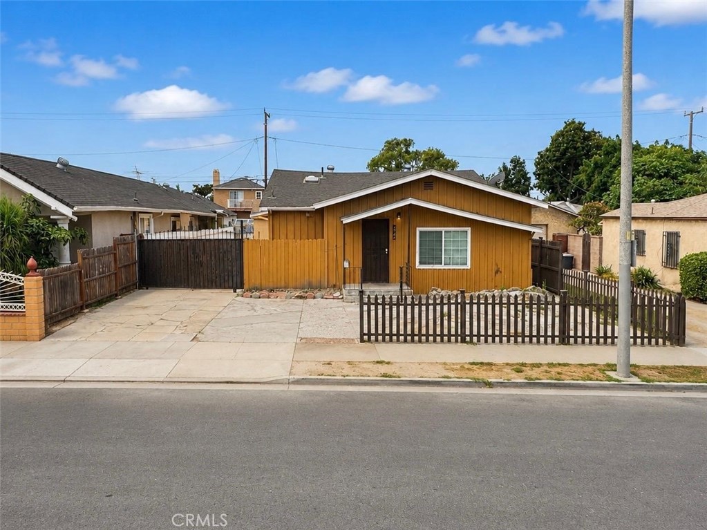 1920 West Spring Street Long Beach, CA 90810 - Photo 2 of 31