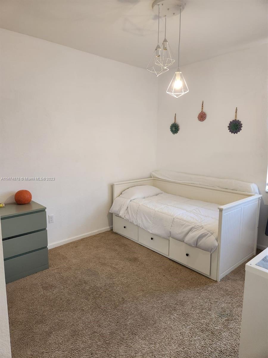 27804 Southwest 133rd Path Homestead, FL 33032 - Photo 11 of 31 Gallery Image 11