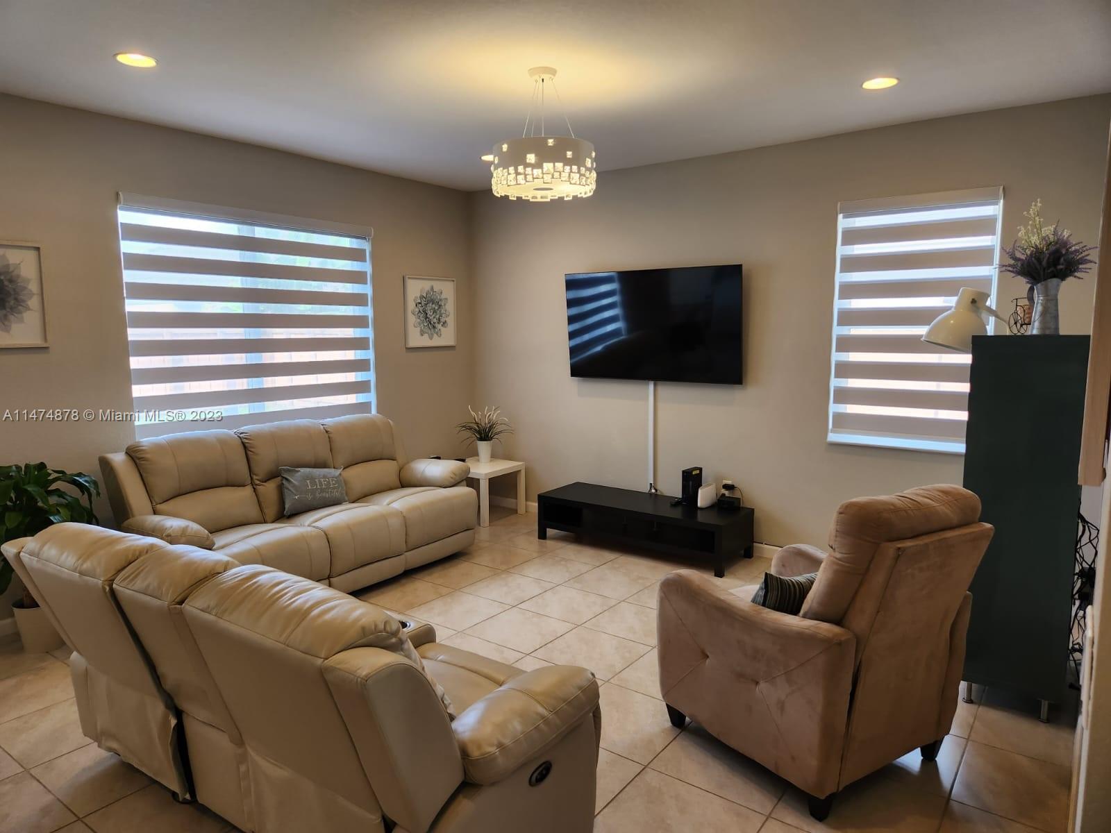 27804 Southwest 133rd Path Homestead, FL 33032 - Photo 14 of 31 Gallery Image 14