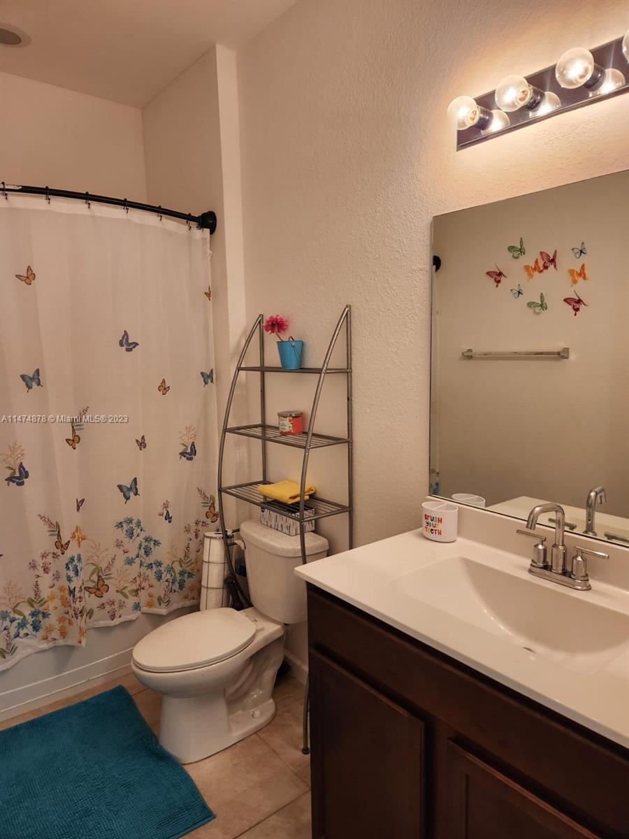 27804 Southwest 133rd Path Homestead, FL 33032 - Photo 15 of 31 Gallery Image 15