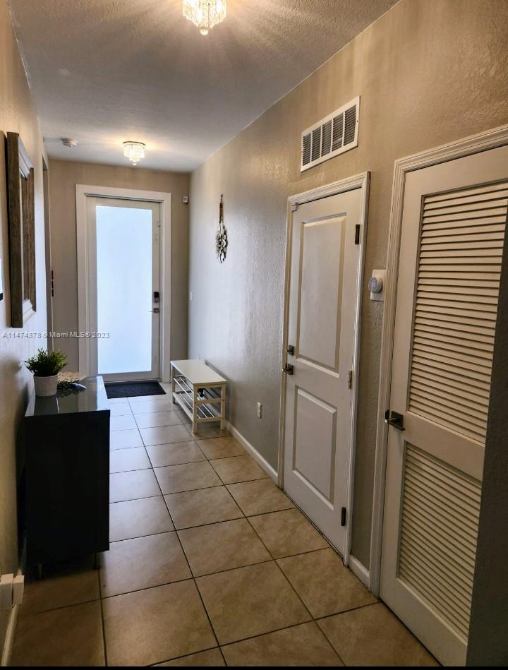 27804 Southwest 133rd Path Homestead, FL 33032 - Photo 5 of 31 Gallery Image 5