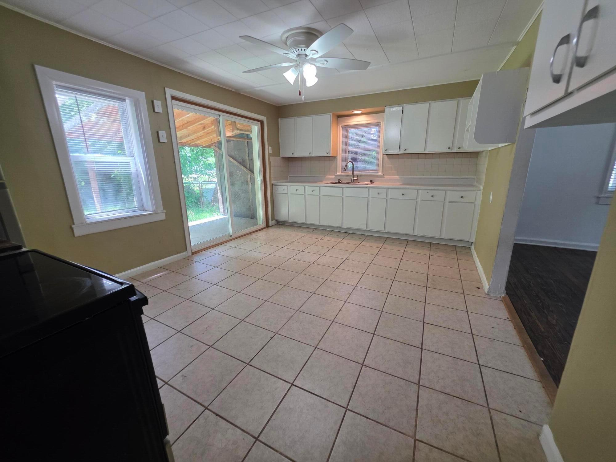 1597 Koebel Road Columbus, OH 43207 - Photo 9 of 32