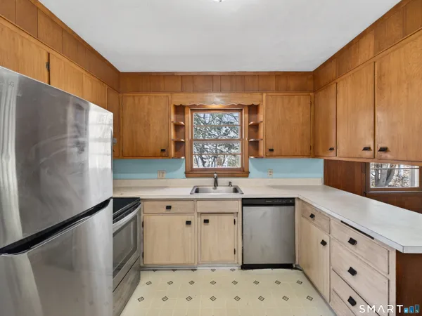 $320,000 | 34 Riched Lane, Montville, CT 06382