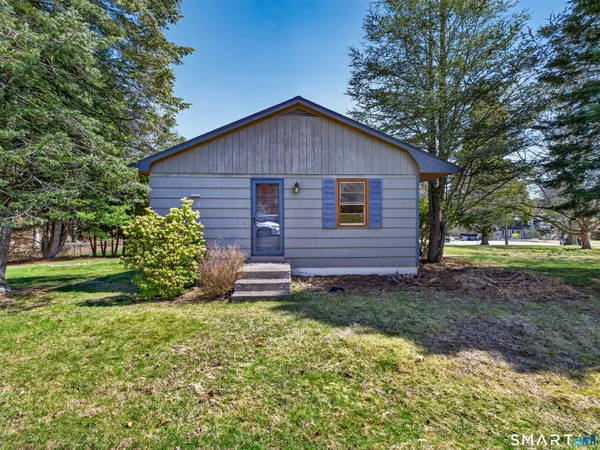 $320,000 | 34 Riched Lane, Montville, CT 06382
