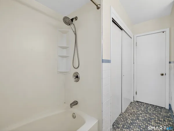 $320,000 | 34 Riched Lane, Montville, CT 06382