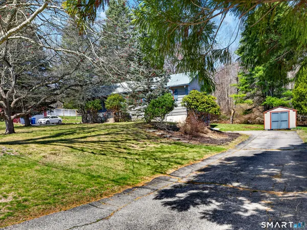 $320,000 | 34 Riched Lane, Montville, CT 06382