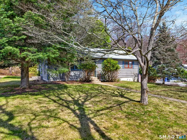 $320,000 | 34 Riched Lane, Montville, CT 06382