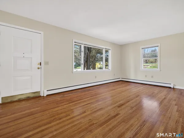 $320,000 | 34 Riched Lane, Montville, CT 06382