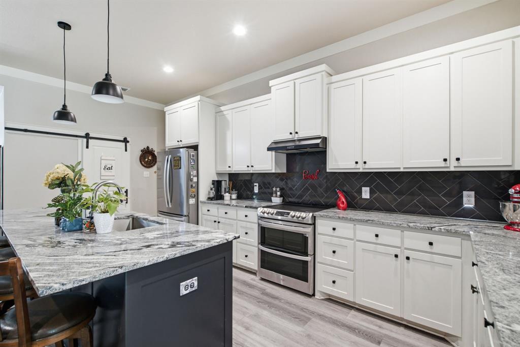 374 Clark Lake Road Weatherford, TX 76088 - Photo 8 of 38 Gallery Image 8
