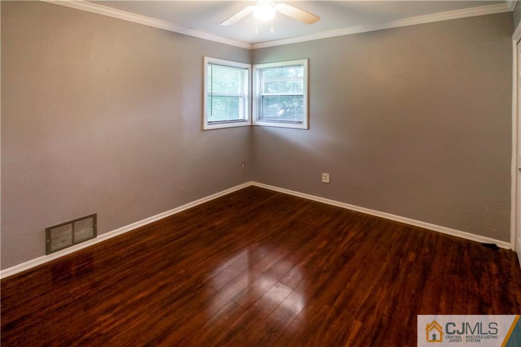 147 Summerhill Road East Brunswick, NJ 08816 - Photo 11 of 22 Gallery Image 11
