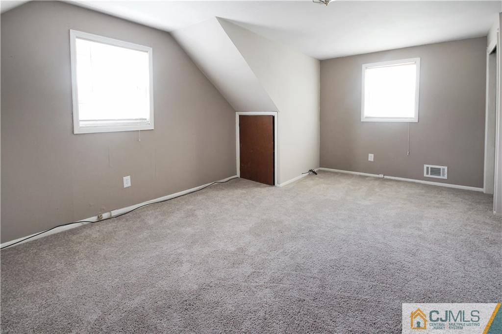 147 Summerhill Road East Brunswick, NJ 08816 - Photo 18 of 22 Gallery Image 18