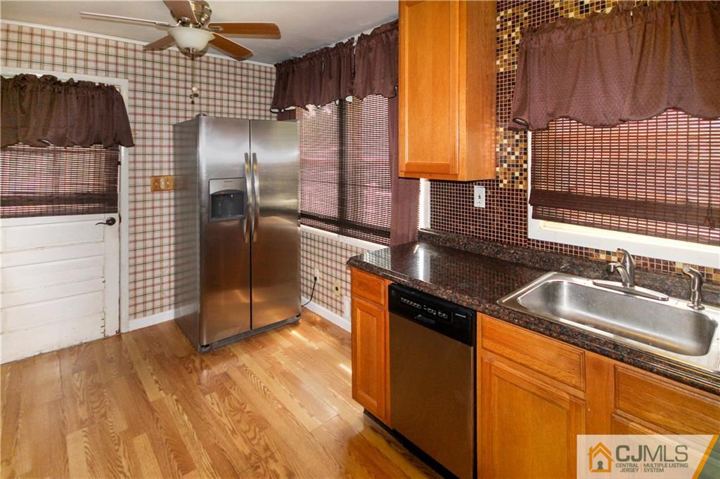 147 Summerhill Road East Brunswick, NJ 08816 - Photo 6 of 22 Gallery Image 6