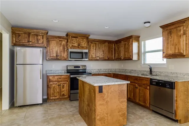 $2,420 | 19122 Corbyn Lane, Smithville, MO 64089