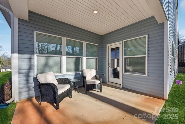 $368,900 | 3567 Farmfield Drive, Claremont, NC 28610