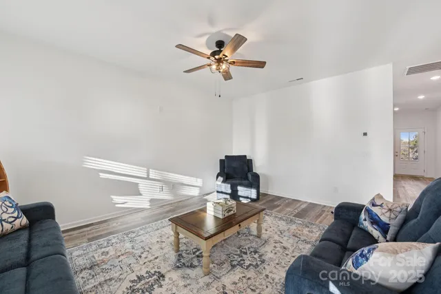 $368,900 | 3567 Farmfield Drive, Claremont, NC 28610