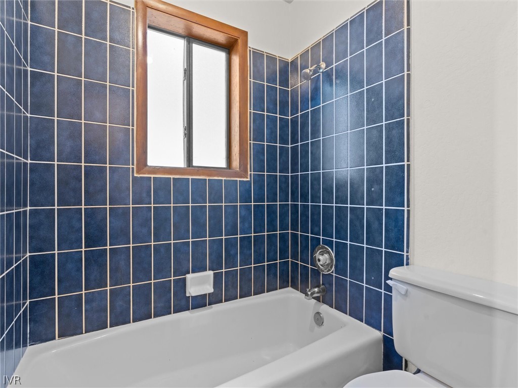 1106 Altdorf Terrace Incline Village, NV 89451 - Photo 26 of 50 a bathroom with a bathtub