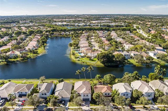 $919,000 | 15842 Northwest 10th Street, Pembroke Pines, FL 33028