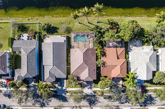 $919,000 | 15842 Northwest 10th Street, Pembroke Pines, FL 33028