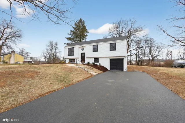 $460,000 | 102 Valley Green Drive, Coatesville, PA 19320