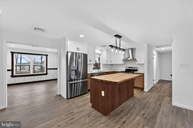 $460,000 | 102 Valley Green Drive, Coatesville, PA 19320