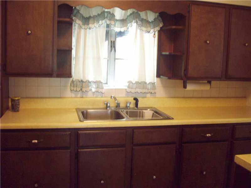 4170 Morefield Road Hermitage, PA 16148 - Photo 3 of 10 Kitchen.