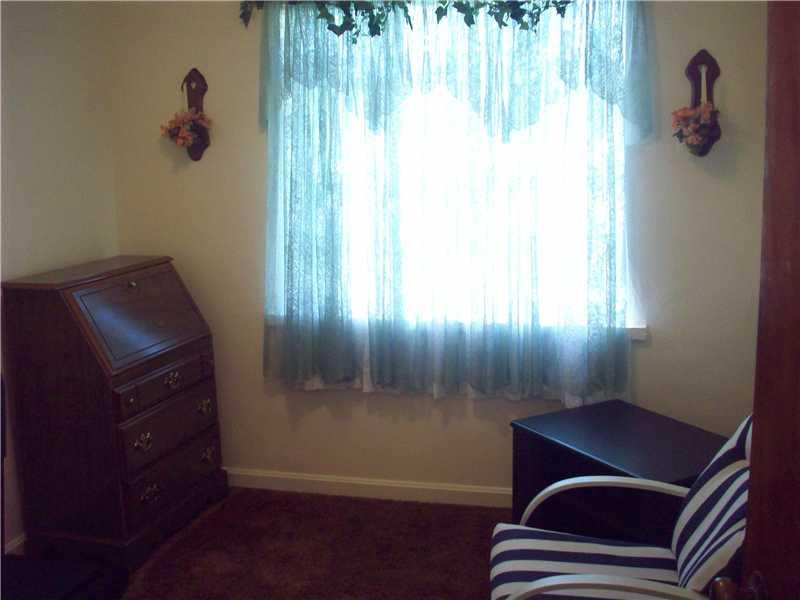4170 Morefield Road Hermitage, PA 16148 - Photo 9 of 10 Bedroom.