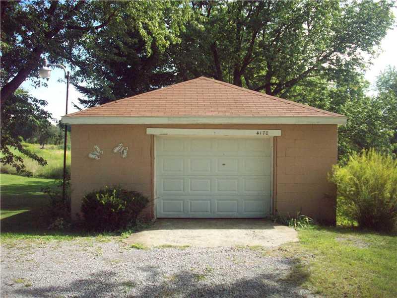 4170 Morefield Road Hermitage, PA 16148 - Photo 10 of 10 Parking Lot/Garage.