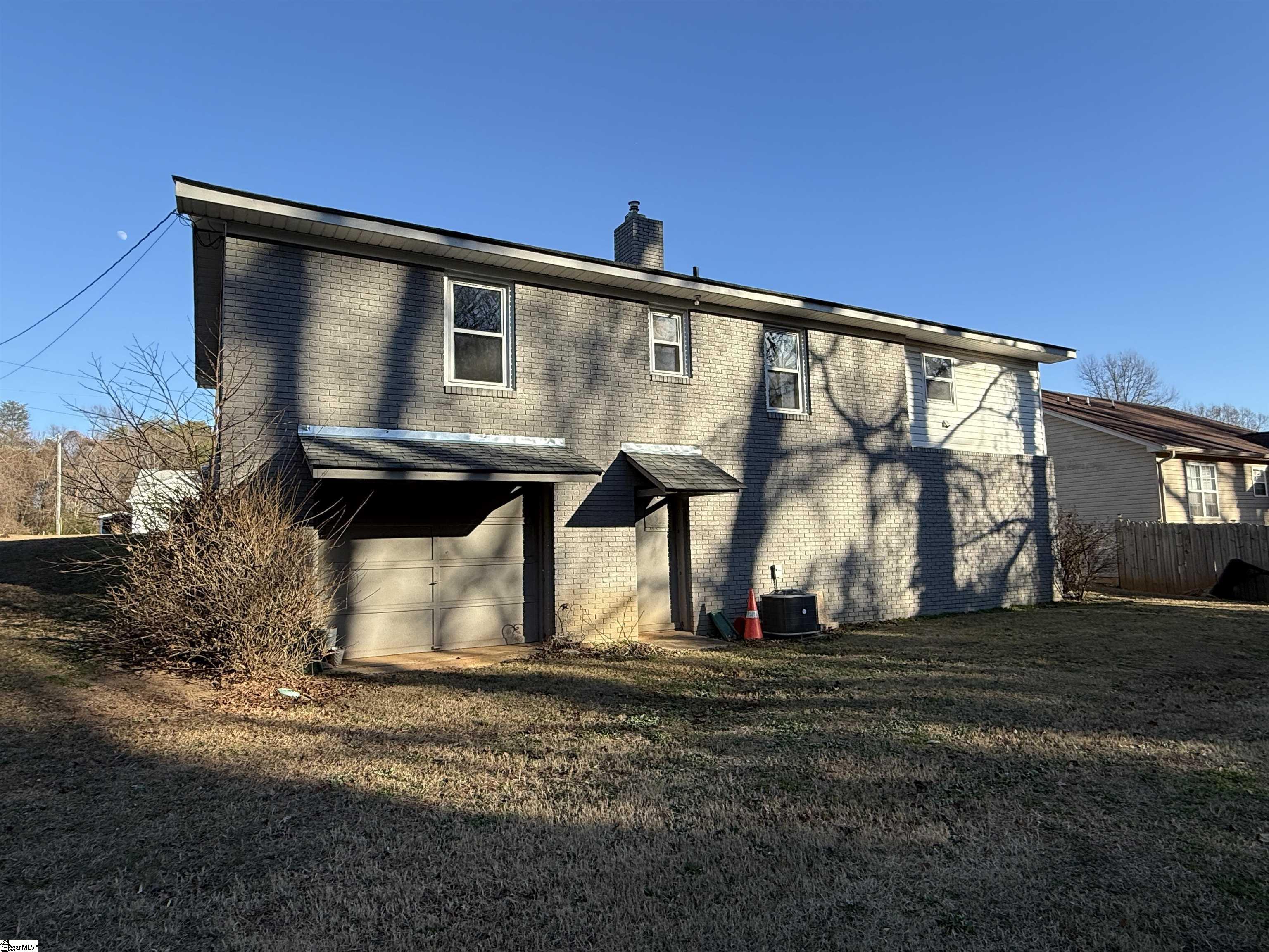 231 North Dill Avenue Greer, SC 29651 - Photo 3 of 19