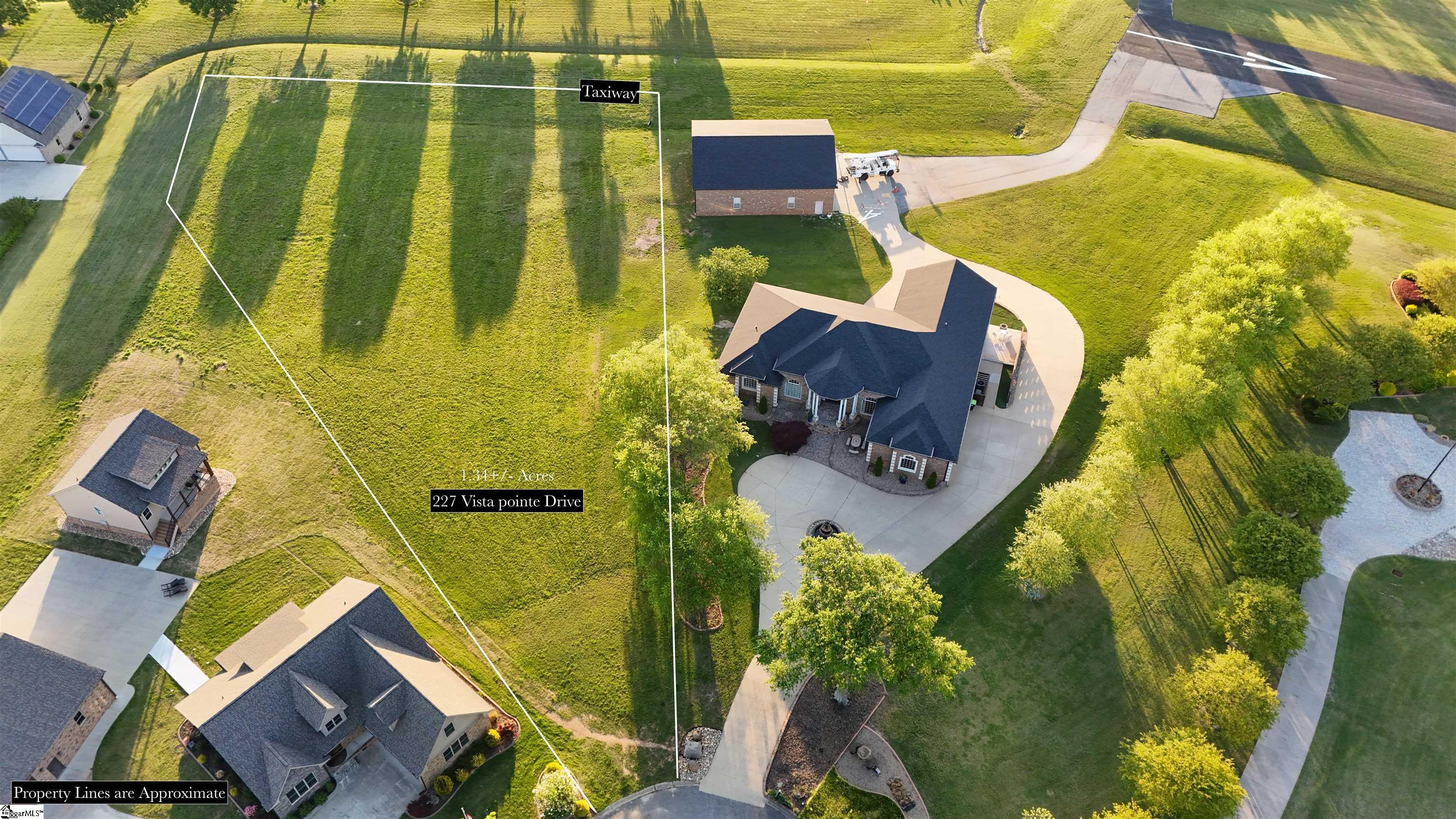 227 Vista Pointe Drive Greer, SC 29651 - Photo 5 of 9