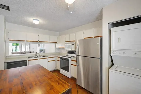 $395,000 | 3010 Northeast 21st Terrace, Fort Lauderdale, FL 33306