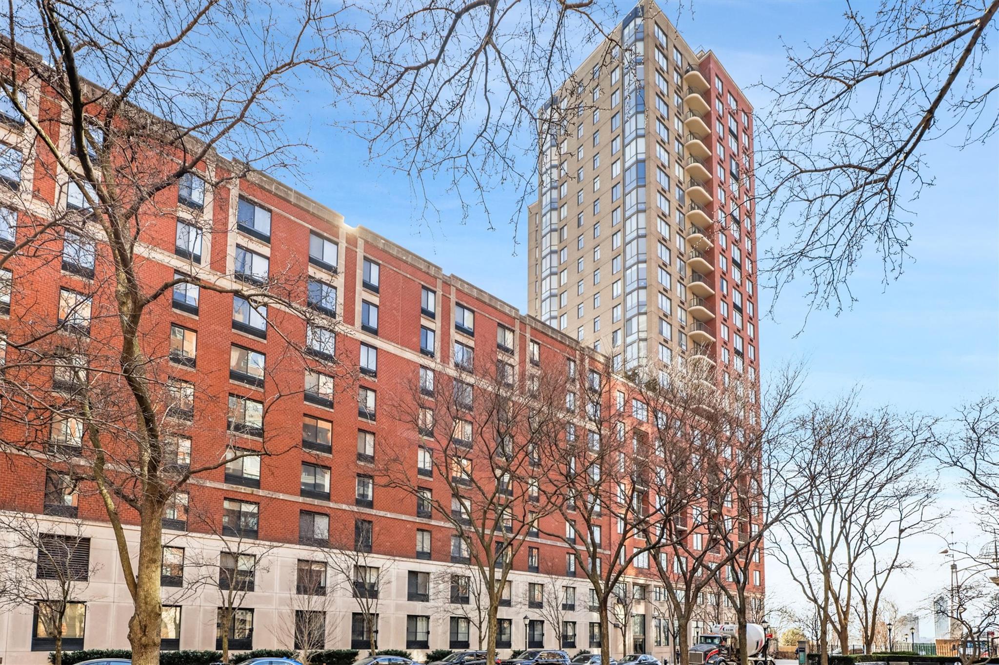 380 Rector Place, Unit 15E Manhattan, NY 10280 - Photo 3 of 31 View of building exterior