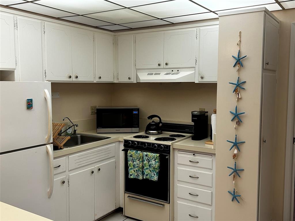 4630 Poinciana Street, Unit 1C Lauderdale-by-the-Sea, FL 33308 - Photo 6 of 7