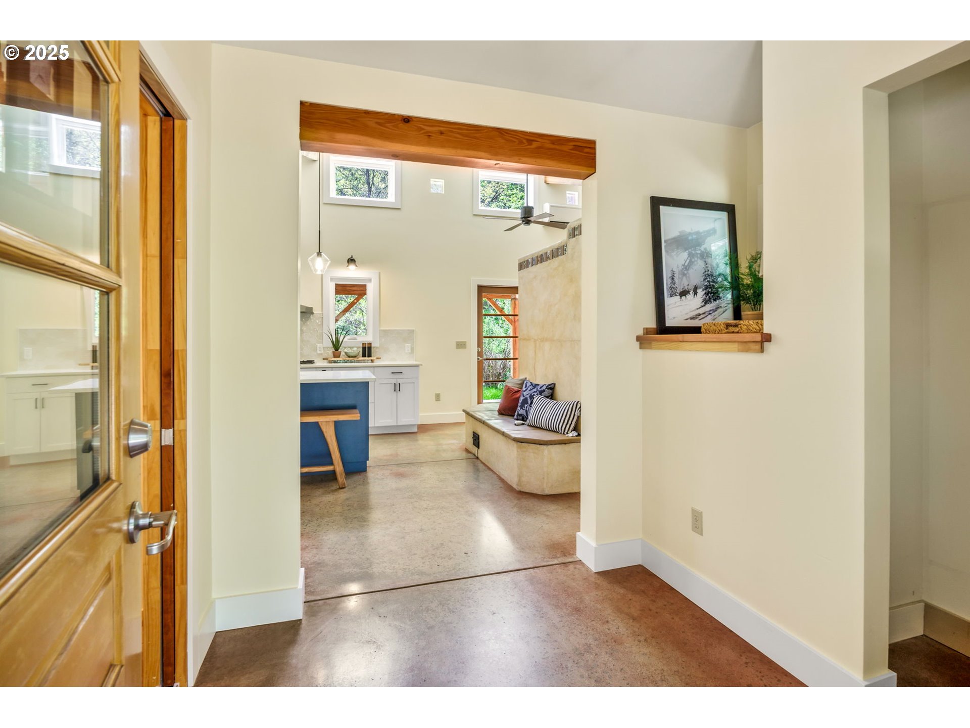 1848 Anderson Creek Road Talent, OR 97540 - Photo 11 of 48 a view of a living room