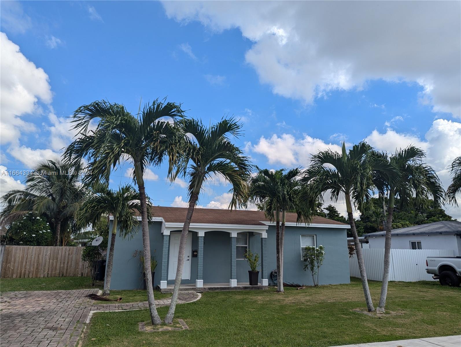 7585 Southwest 30th Terrace Miami, FL 33155 - Photo 1 of 30 Gallery Image 1