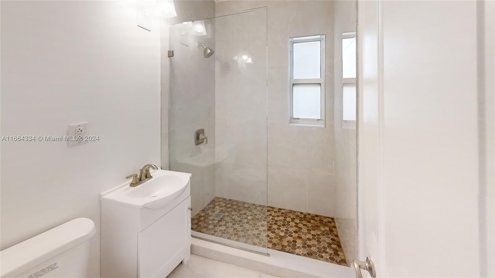 7585 Southwest 30th Terrace Miami, FL 33155 - Photo 12 of 30 Gallery Image 12