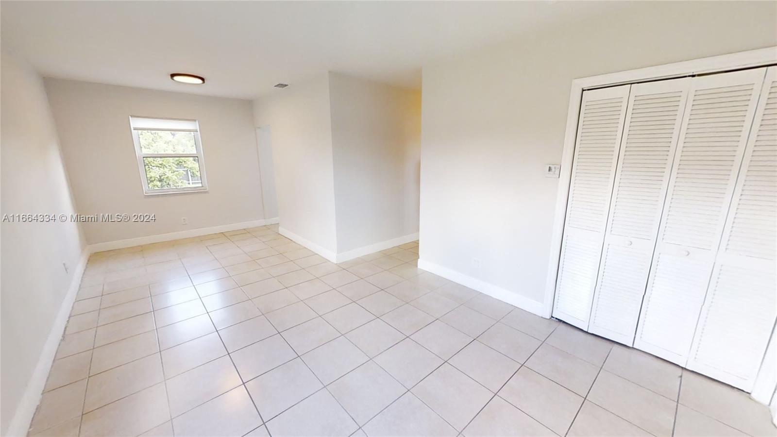 7585 Southwest 30th Terrace Miami, FL 33155 - Photo 4 of 30 Gallery Image 4