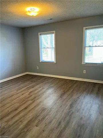 $1,500 | 2115 Hunter Street, Greensboro, NC 27401