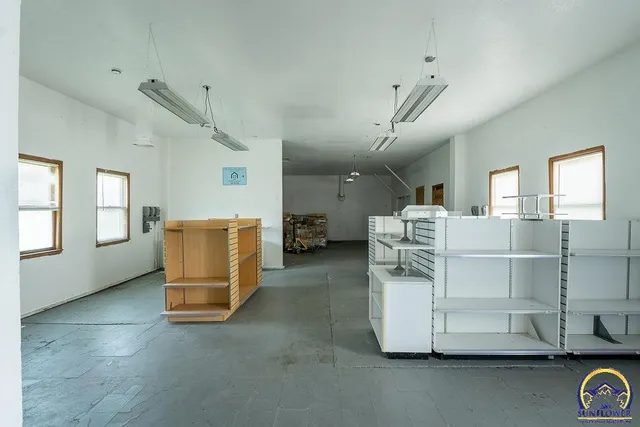 $136,000 | 1435 Southeast Madison Street, Topeka, KS 66607